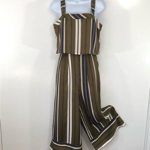 NWOT- Express High Waisted Wide Leg Crop Pantset. Sz S